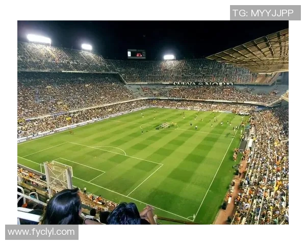 将足球巨星化身旋律，歌声传递绿茵场上的激情与荣耀